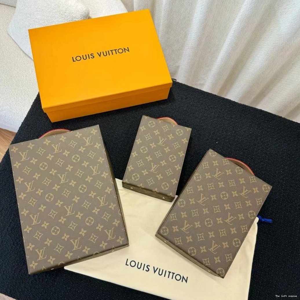 LV WITH CUSTOM TRAY DESK HANDLE 0715